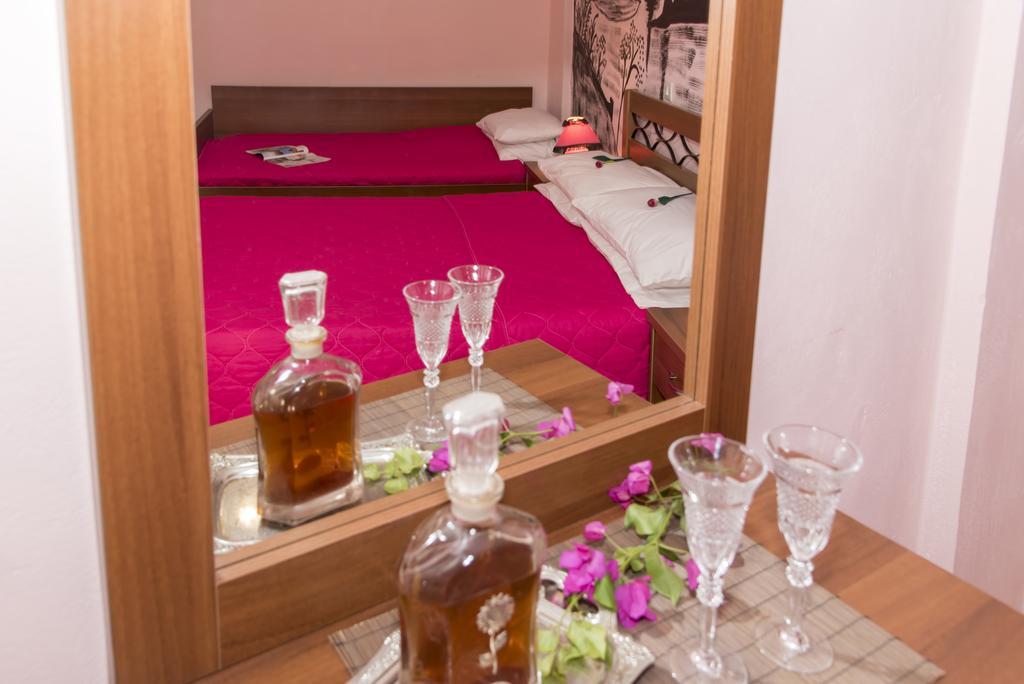 Mary Rooms Adamantas  Екстериор снимка