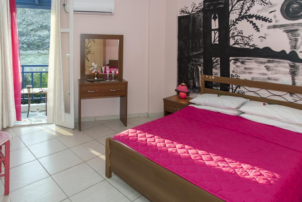 Mary Rooms Adamantas  Екстериор снимка